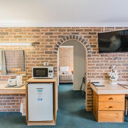 Settlers Motor Inn Тентерфилд Экстерьер фото