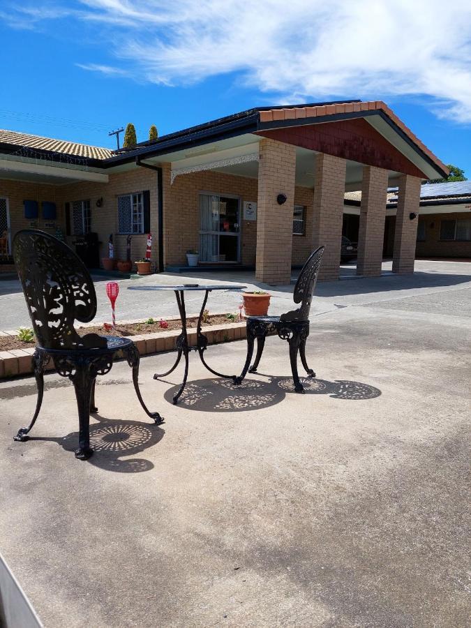 Settlers Motor Inn Тентерфилд Экстерьер фото