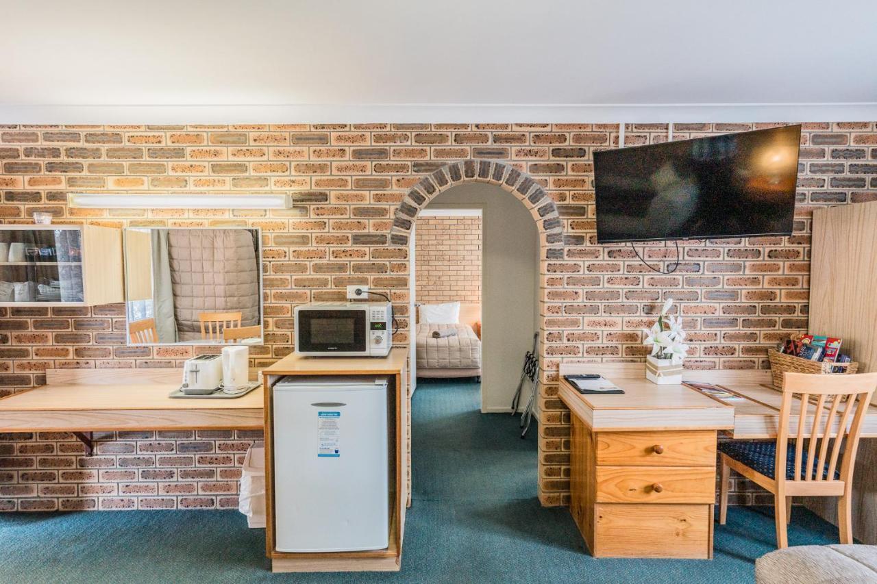 Settlers Motor Inn Тентерфилд Экстерьер фото