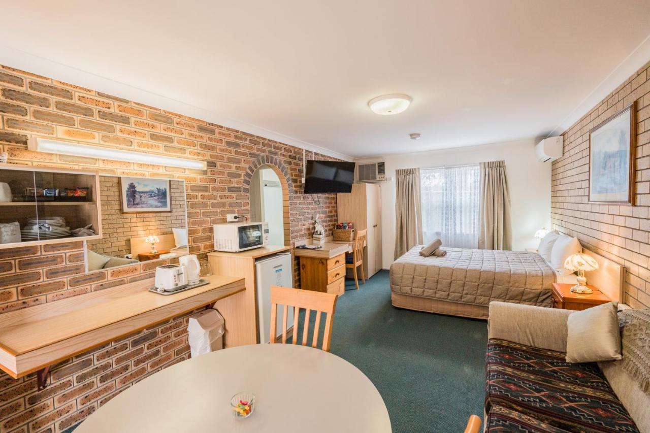 Settlers Motor Inn Тентерфилд Экстерьер фото