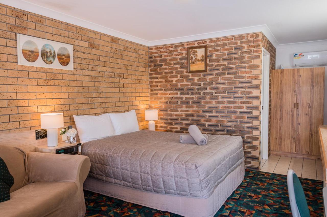 Settlers Motor Inn Тентерфилд Экстерьер фото
