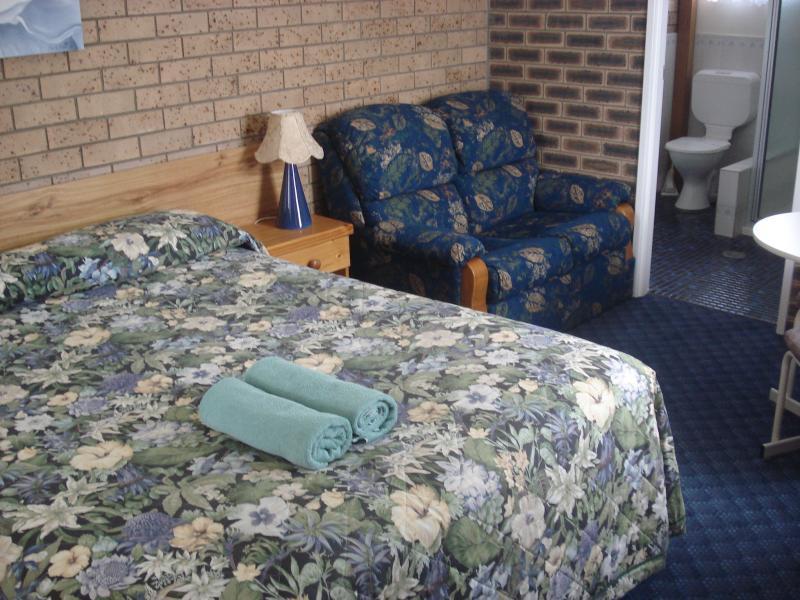 Settlers Motor Inn Тентерфилд Экстерьер фото
