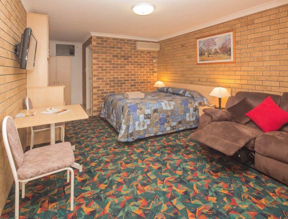 Settlers Motor Inn Тентерфилд Экстерьер фото